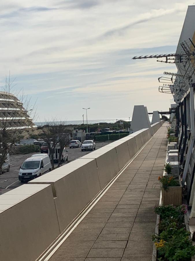 Nid Douillet Dans Les Coursives Du Village Naturiste Du Cap D Agde Exterior foto