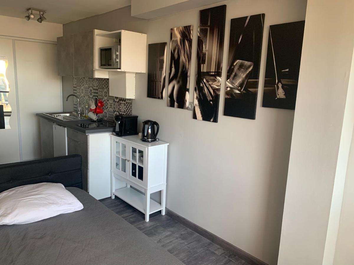 Nid Douillet Dans Les Coursives Du Village Naturiste Du Cap D Agde Exterior foto