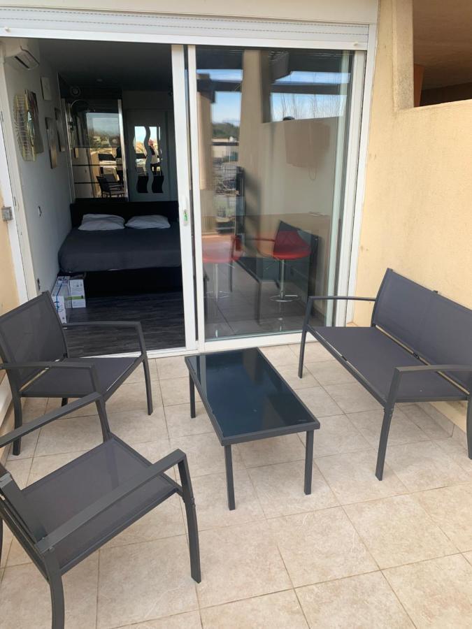Nid Douillet Dans Les Coursives Du Village Naturiste Du Cap D Agde Exterior foto
