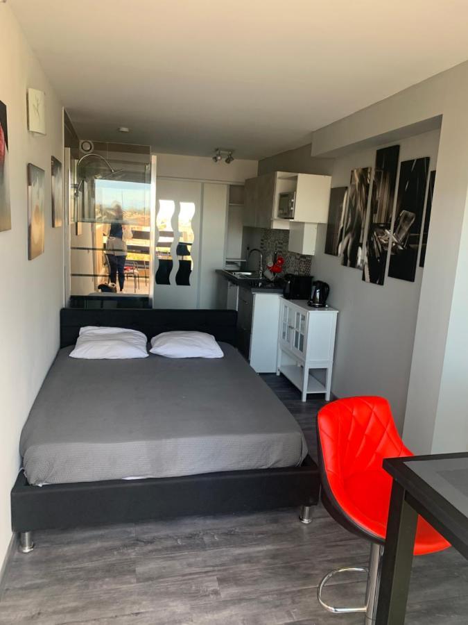 Nid Douillet Dans Les Coursives Du Village Naturiste Du Cap D Agde Exterior foto